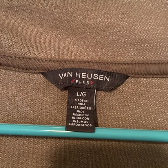 Van Heusen Quarter Zip - Picture 2 of 4